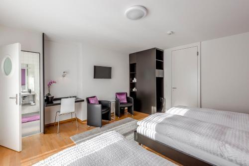 Tourist Hotel