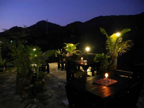 Hostal El Greco Lounge Bar Greek Restaurant Guesthouse