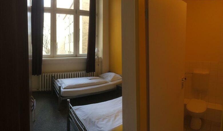All In Hostel Hotel