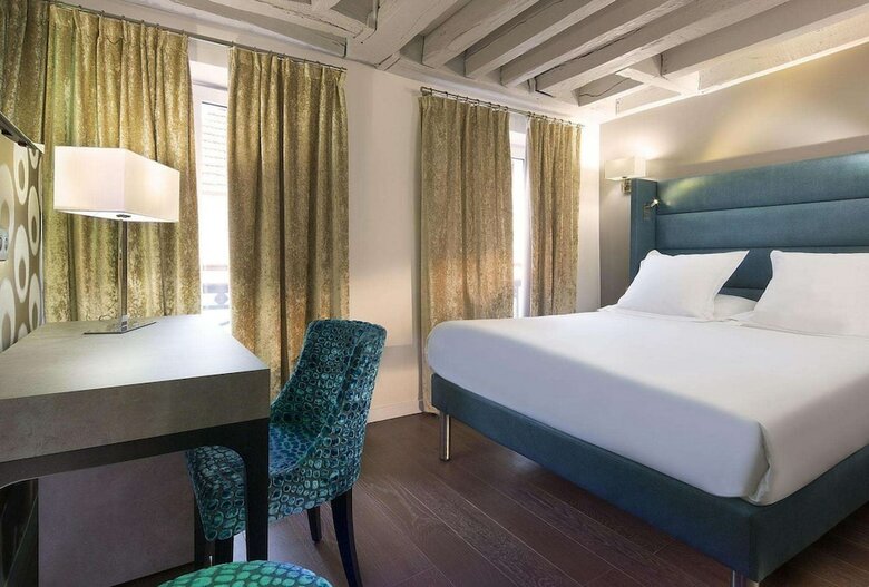 Hotel Jacques De Molay