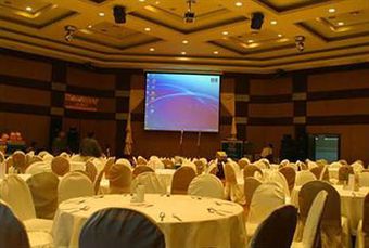 The Grand Riverside Hotel