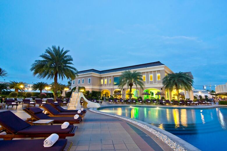 Hotel Lk Legend