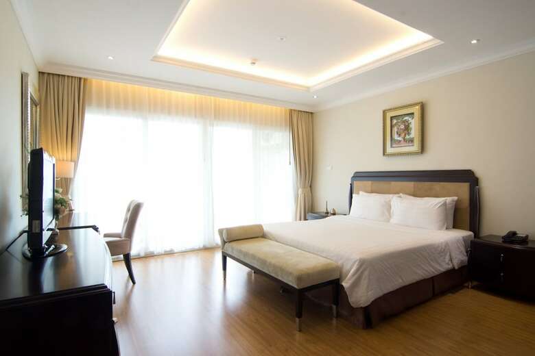Hotel Lk Legend