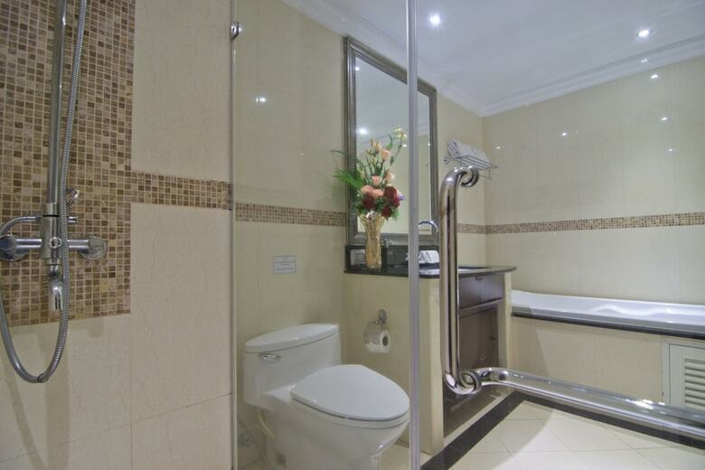 Hotel Lk Legend