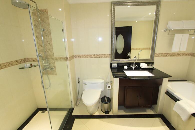 Hotel Lk Legend