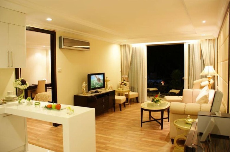 Hotel Lk Legend