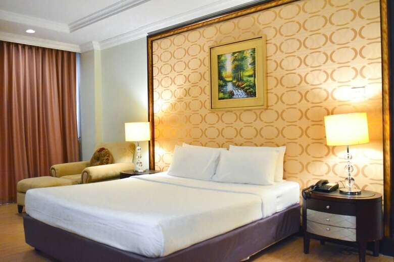 Hotel Lk Legend