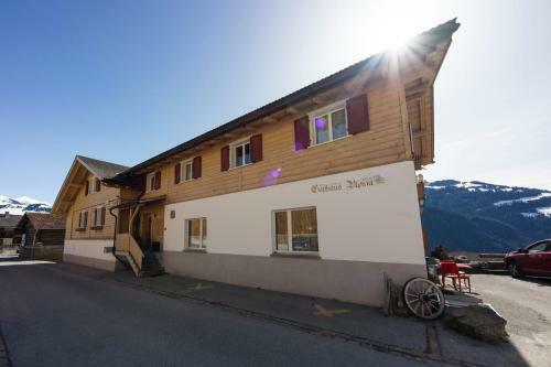 Hotel G�stehaus Alpina In Fanas