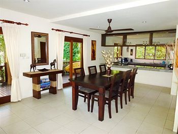 Baan Laem Noi Villa's