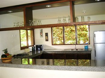 Baan Laem Noi Villa's