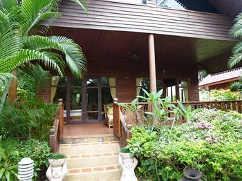 Baan Laem Noi Villa's