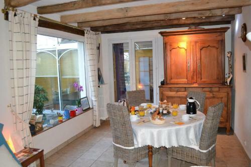 Bed & Breakfast Chambres D'h�tes Les Volets Bleus