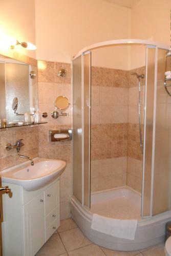 Hostal Penzion Green Star