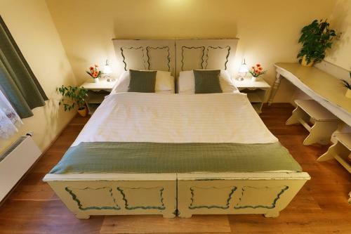 Hostal Penzion U Kriveho Psa