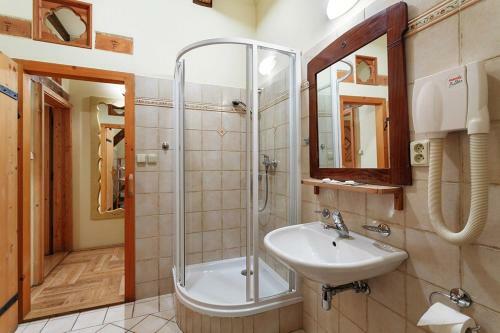 Hostal Penzion U Kriveho Psa