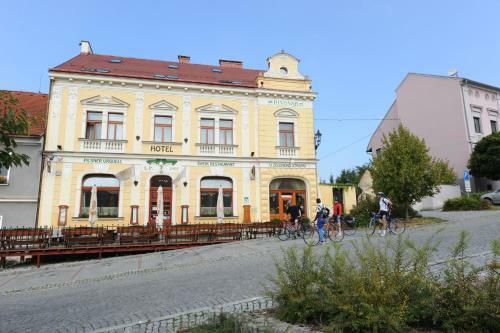 Hotel U Zeleneho Stromu