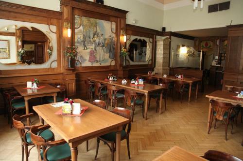 Hotel U Zeleneho Stromu