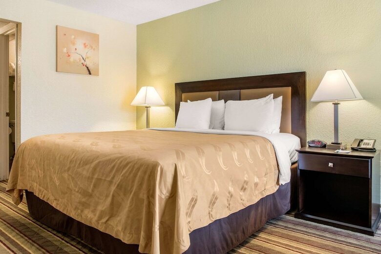 Hotel Quality Inn Huntingburg