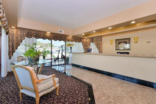 Hotel Tarzana Inn