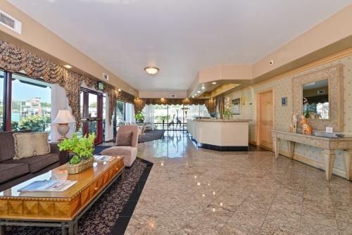 Hotel Tarzana Inn