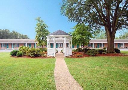Motel Ambassador Inn