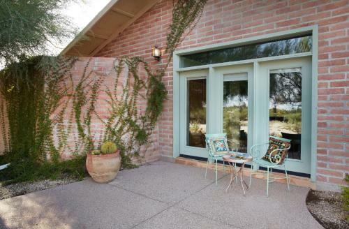 Cactus Cove Bed And Breakfast Inn