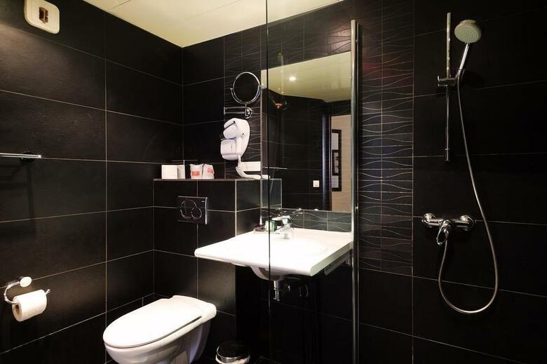 Hotel Arc Elys�es