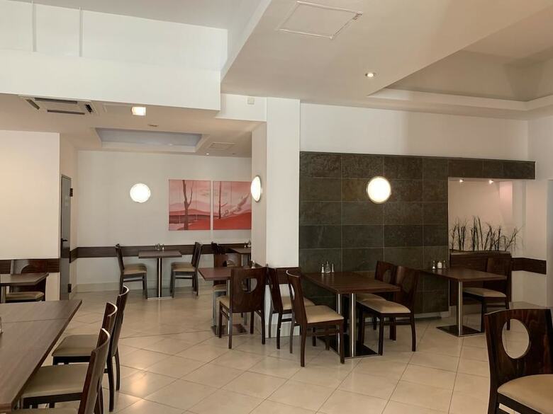 Hotel Attache