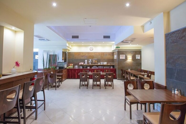 Hotel Attache