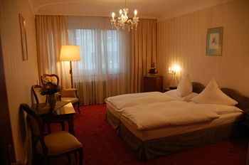 Hotel Savoy Garni
