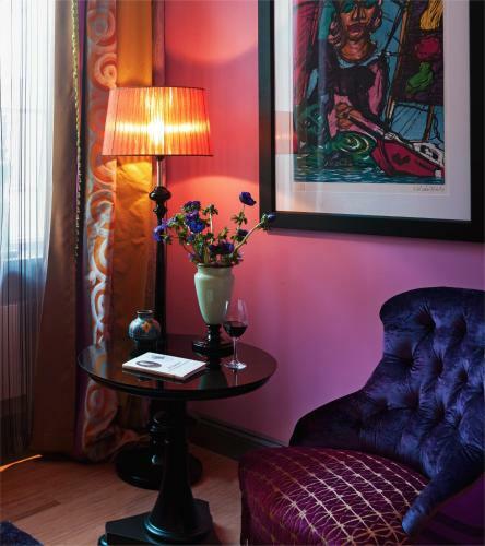 Dorsia Hotel & Restaurant