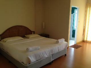 Hotel Ban Talay Samran