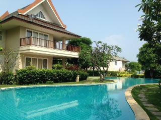 Hotel Ban Talay Samran