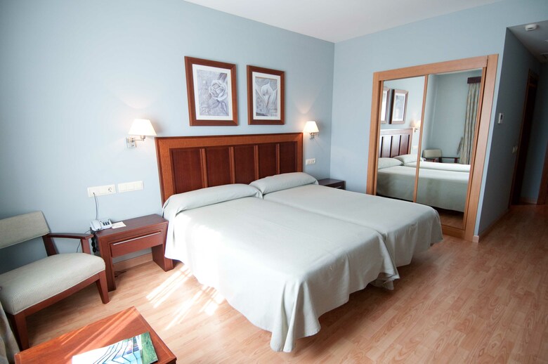 Hotel Santiago Le�n