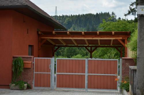 Hostal Penzion Aura