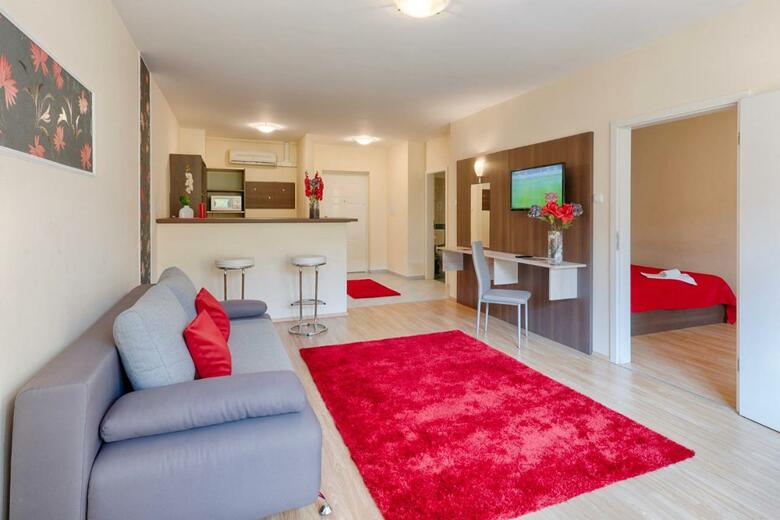 Triple M Hotel