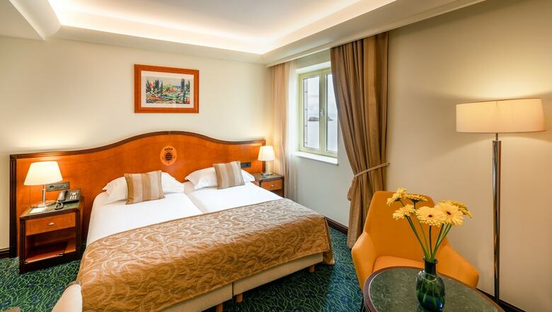 Hotel More