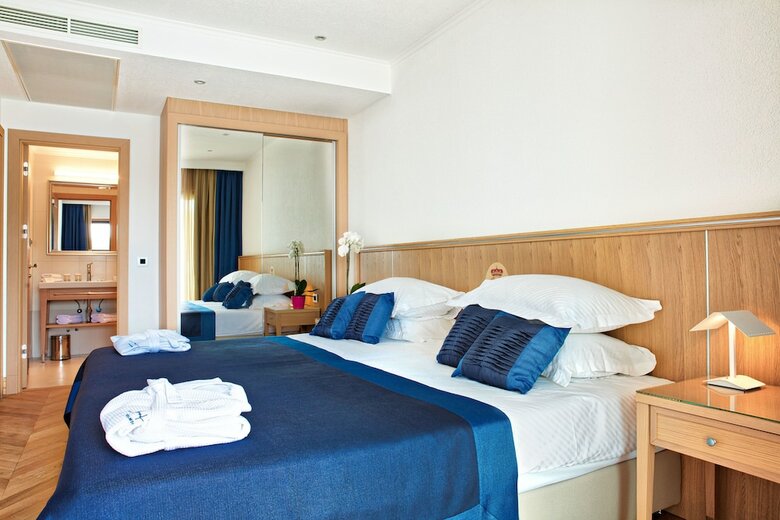 Hotel More