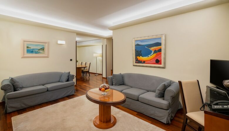 Hotel More