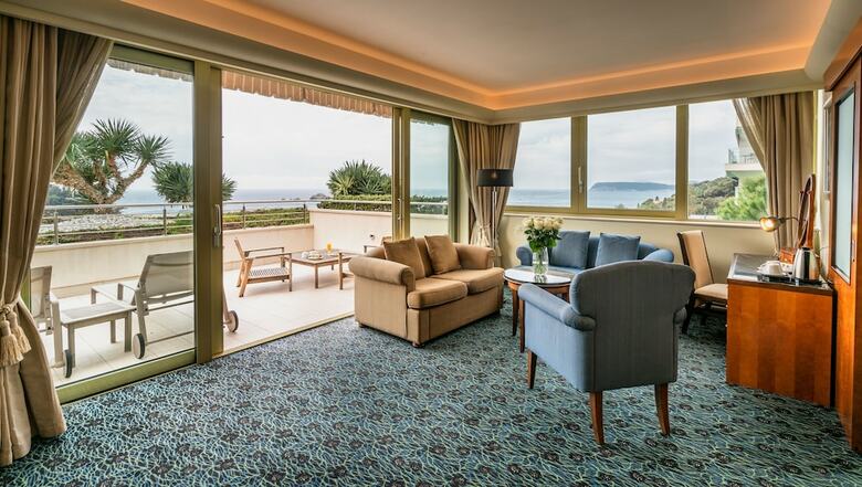 Hotel More