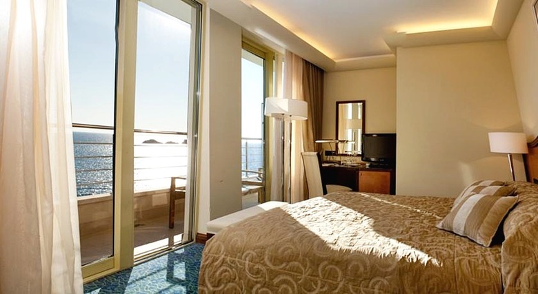 Hotel More