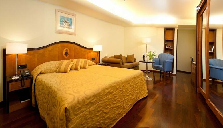 Hotel More