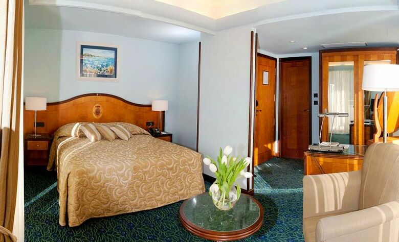Hotel More