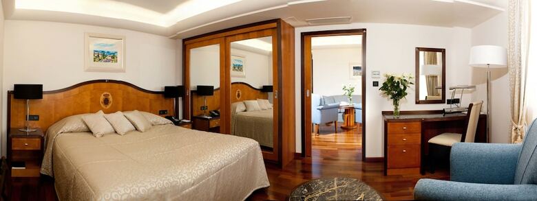 Hotel More