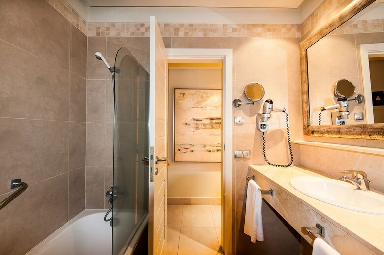 Kn Hotel Arenas Del Mar Adults Only