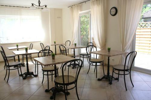 Bed & Breakfast Pension Fran�aise Les Volets Bleus