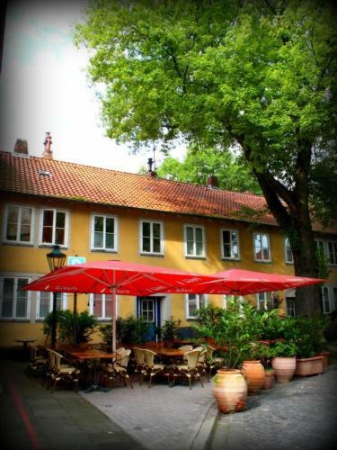 Bed & Breakfast Pension Fran�aise Les Volets Bleus