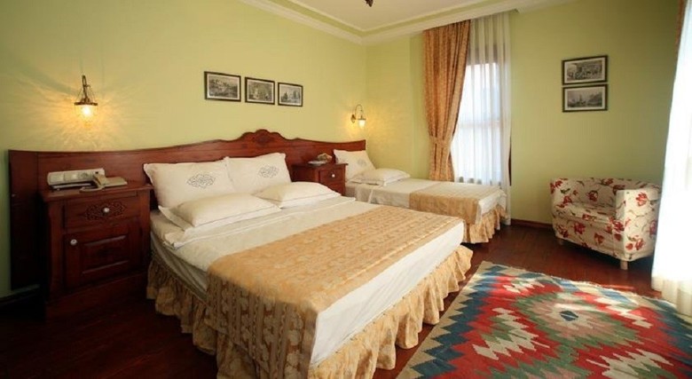 Rose Hotel