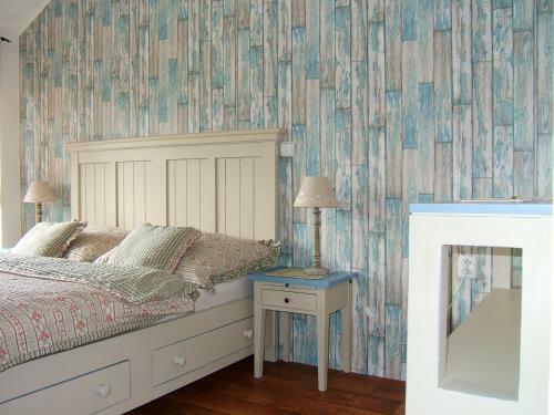 Bed & Breakfast Penzion St?�brn� V�tr - Adults Only