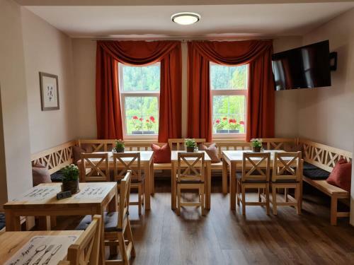 Hostal Pension Pstru?�